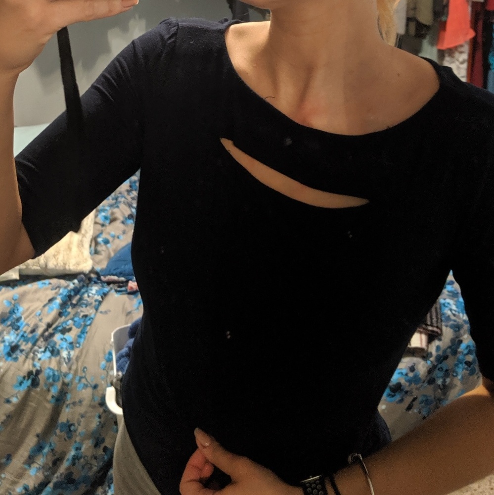 Navy Blouse đ - Picture 2 of 4